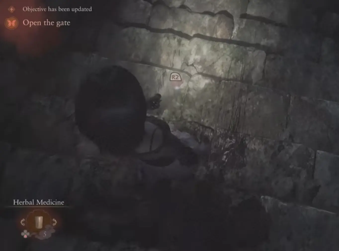 Type-90 Film pickup location highlighted during gameplay in Fatal Frame 2 Remake